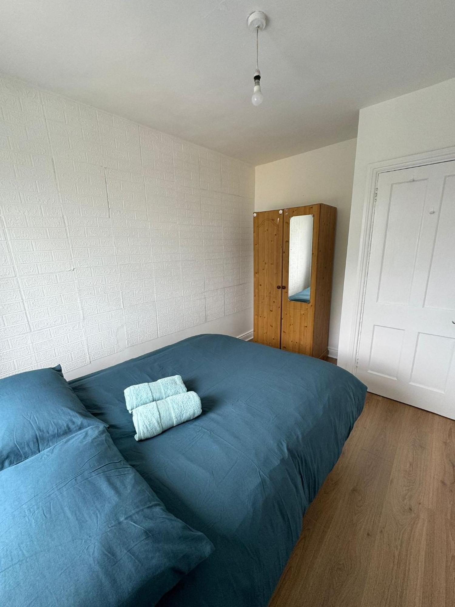 Nice Double Room At 2 Iveragh Rd-8 Dublin Buitenkant foto
